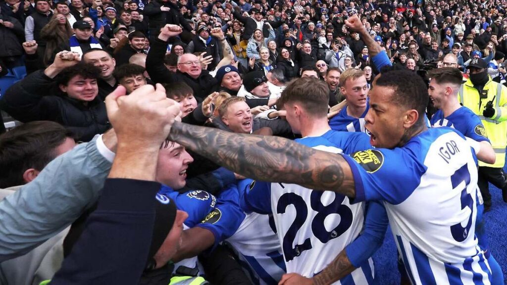 Anul în care Brighton a fost campioana neoficială a Angliei. Din liga a 4-a și fără stadion, „Pescărușii” au ajuns la 10 ani consecutivi de Premier League