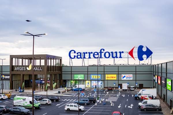 Carrefour schimbă strategia în România după preluarea de către Pavăl Holding. Ce se întâmplă cu producătorii locali