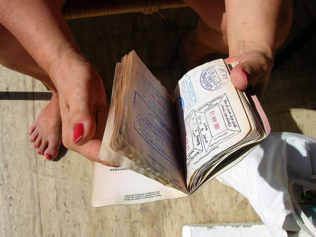 Buletinele clasice, eliberate doar în situații excepționale. Ce opțiuni au românii care ȋși fac o carte nouă de identitate