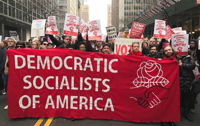 Socialiștii americani și paradoxul privilegiului. De ce oameni înstăriți se îndreaptă spre stânga radicală