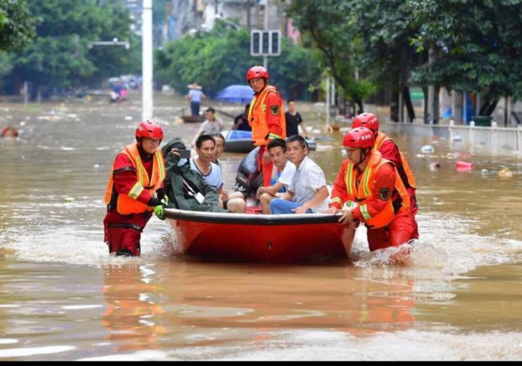 Taifunul Dolphin pune China în alertă. Inundațiile continuă să afecteze mai multe provincii