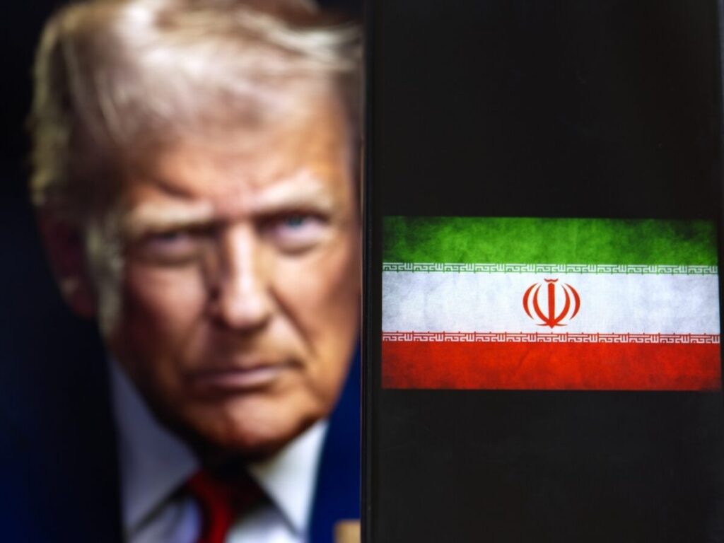 Strâmtoarea Ormuz, blocată de tensiunile SUA–Iran. Traficul maritim scade cu 90%