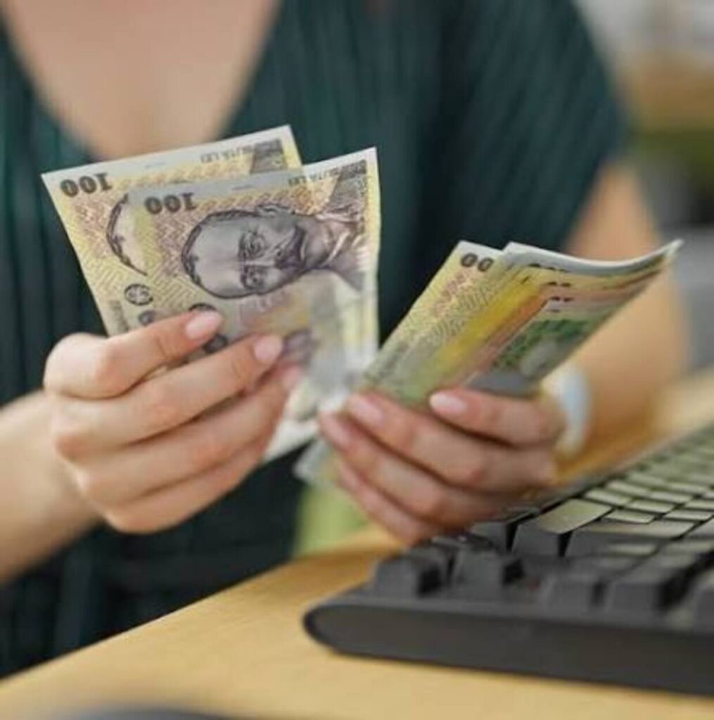 Ultima formă a legii salarizării schimbă regulile pentru toți bugetarii. Cum vrea Guvernul să facă rost de 12,1 miliarde de lei pentru creșterea salariilor