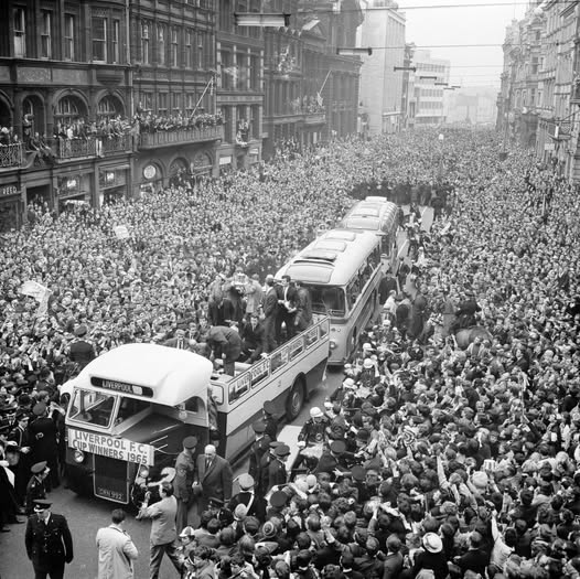 Sărbătoare în Liverpool după prima FA Cup câștigată. Sursă foto: Liverpool