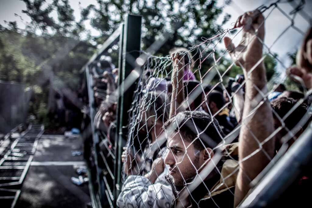 Spania investighează posibile infiltrări jihadiste printre migranți. Criza din Ceuta reaprinde conflictul cu Marocul