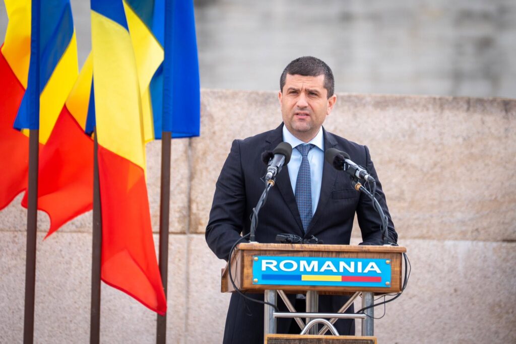 Miruță anunță că mina de grafit de la Baia de Fier va fi redeschisă. Exploatarea ar putea începe în 2028. Ce acuzații aduce Guvernului Ciolacu