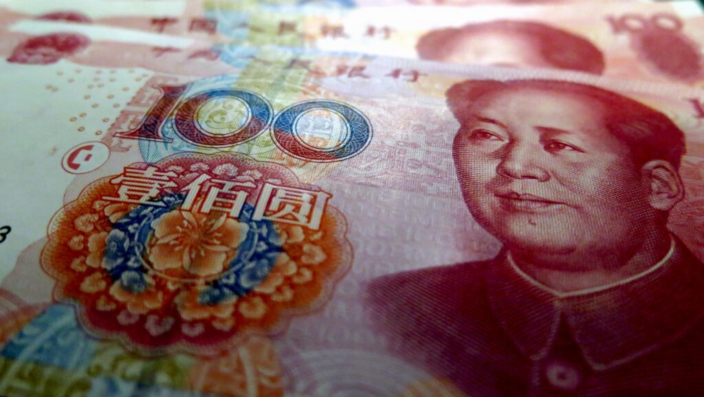 China are nevoie de dolari, dar își construiește o plasă de siguranță împotriva sancțiunilor SUA