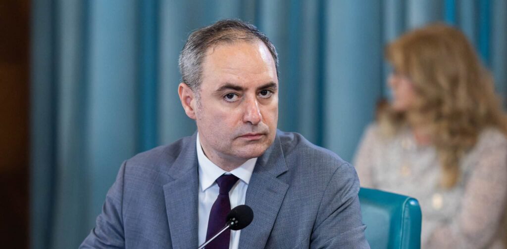 Alexandru Nazare, vehiculat tot mai intens pentru funcția de premier. Însă ocolește subiectul în interviuri