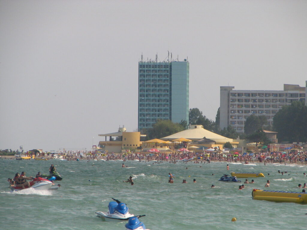 Litoralul românesc pierde turiști în fața Bulgariei. De ce problemele vechi continuă să țină în loc stațiunile