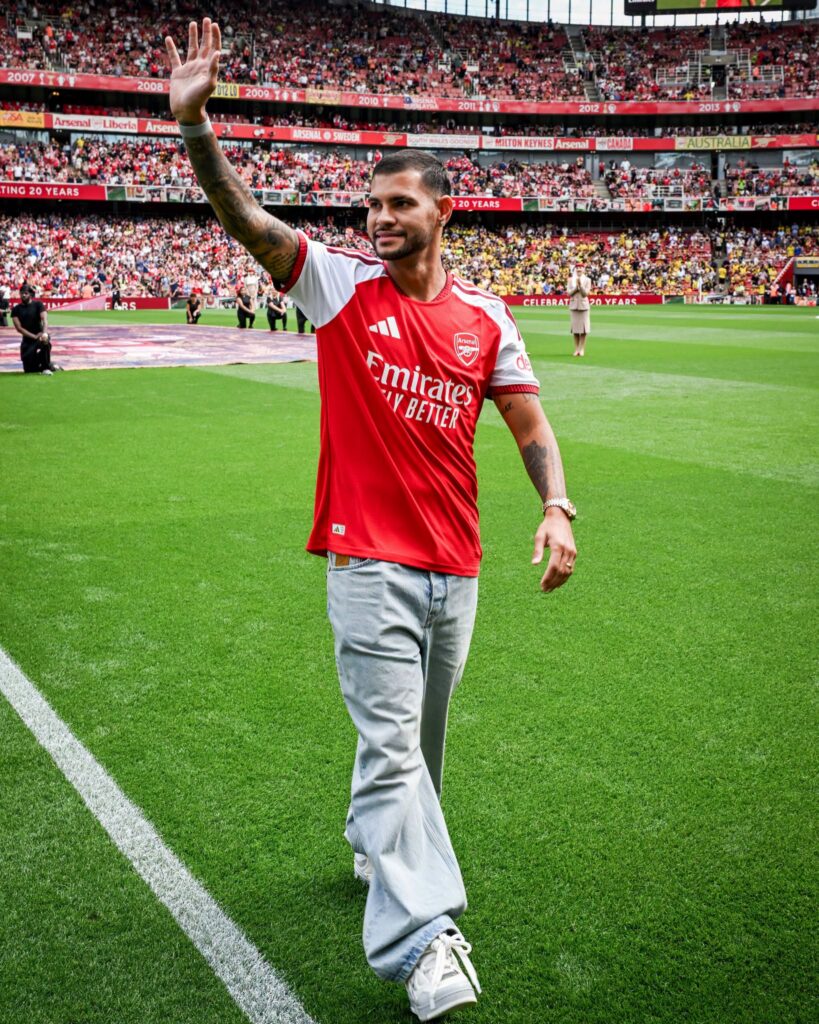 Bruno Guimaraes a fost prezentat la Arsenal. Sursă foto: Facebook