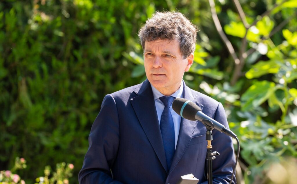 Nicușor Dan îi cheamă pe liderii fostei coaliții la negocieri. Problema cu Legea Salarizării trebuie încheiată până la 31 august
