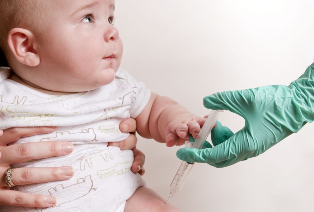 De ce tot mai mulți americani se întreabă dacă vaccinurile sunt sigure