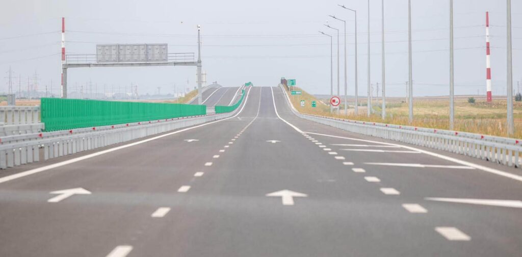 PSD îl acuză pe Ilie Bolojan că își asumă „munca făcută de alții”. Autostrada Moldovei crește tensiunea din politică