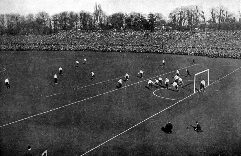 Finala FA Cup din 1901 dintre Tottenham și Sheffield United. Sursă: Facebook