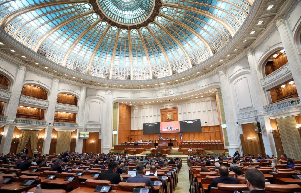 Vot și scandal în Camera Deputaților. Ce s-a schimbat la Legea ANI și ce se întâmplă cu admiterea la liceu