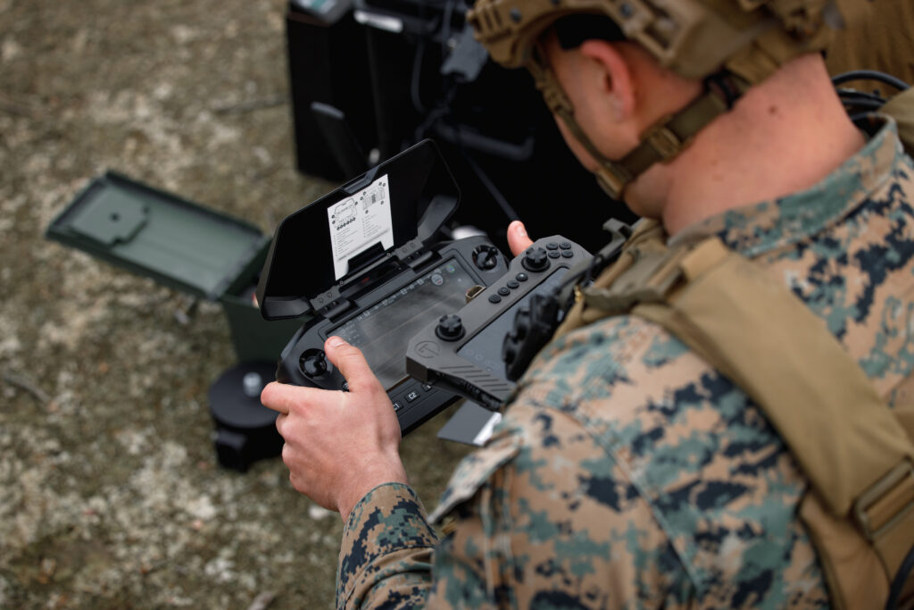 Pușcașii marini americani accelerează desfășurarea dronelor kamikaze. Mii de aparate FPV vor ajunge pe front