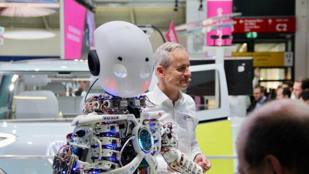 Coreea de Sud mizează pe „physical AI”. Noii roboți decid ce trebuie să facă și pot executa acțiunea singuri