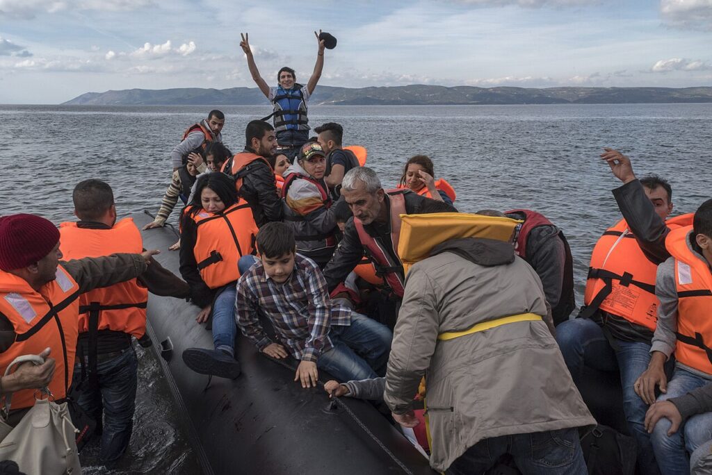 Migranții fără drept de ședere ar putea fi trimiși în afara UE. Țări din afara comunității vor construi centre care să îi preia
