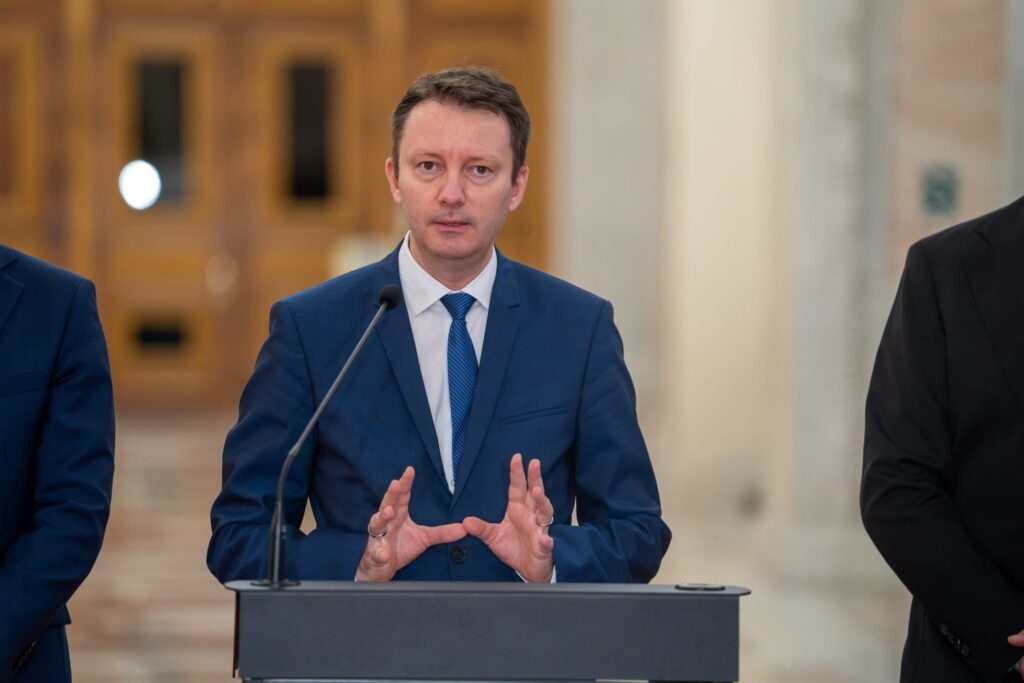 Programul Guvernului Mureșan, criticat de PSD. Miniștrii merg la audieri, iar votul este programat miercuri