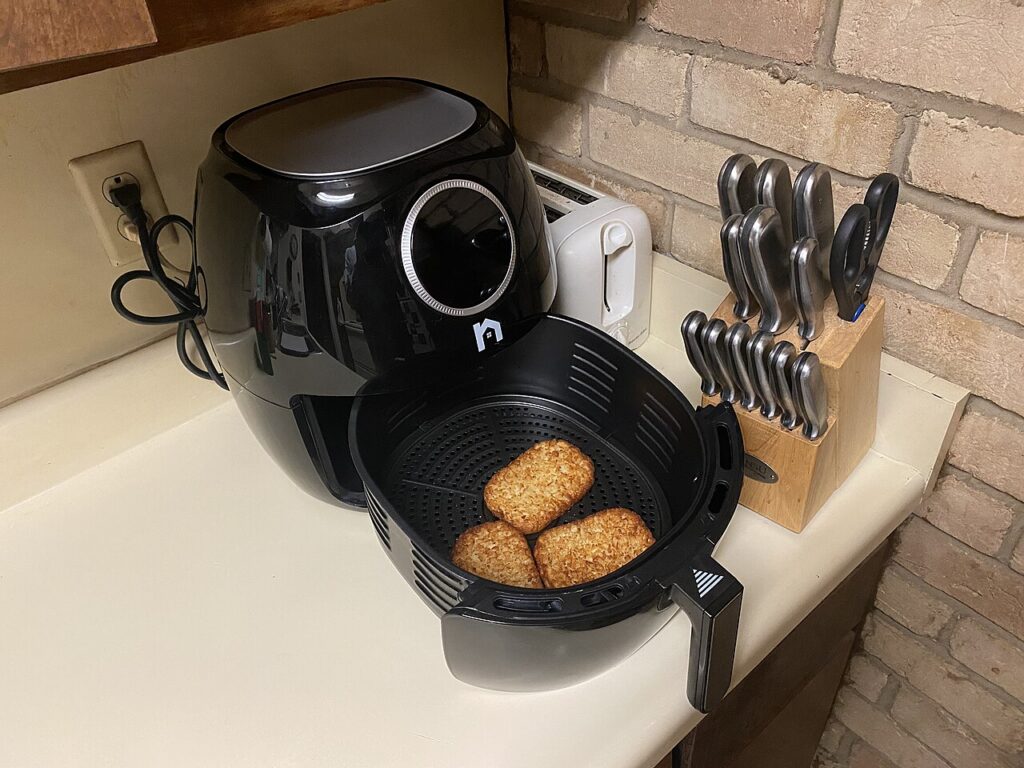 Cât costă un air fryer. Prețurile pornesc de la 110 lei pentru cea mai accesibilă variantă
