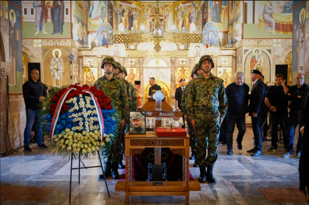 ,,Măcelarul" Ratko Mladić, ultim omagiu la Belgrad. Serbia îl comemorează în ciuda avertismentelor UE