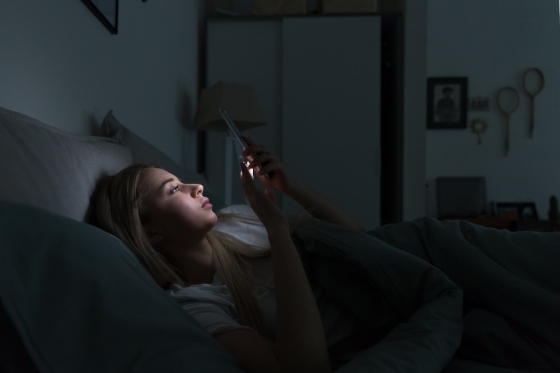 Dependența de telefon și ce efecte are asupra somnului și concentrării
