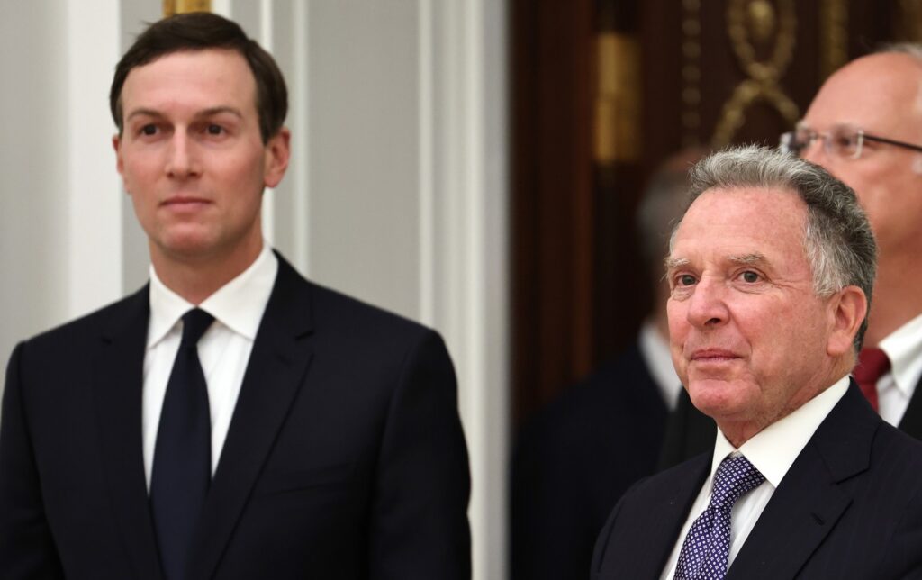Emisarii lui Trump au ajuns la Moscova. Casa Albă ține planul de negociere secret