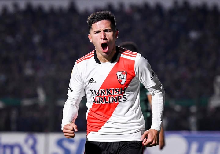 Enzo Fernandez a început fotbalul la River Plate. Sursă foto: Facebook