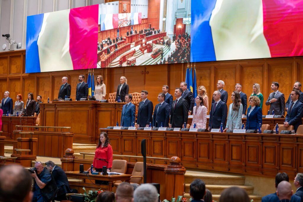 Știrile zilei 30 septembrie. Guvernul Mureșan a picat. Anticipatele bat la ușă. Mai băgăm o fisă luni, când sunt convocate noi consultări