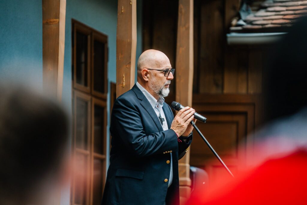 Kelemen Hunor cere o majoritate extinsă în Parlament pentru instalarea noului executiv