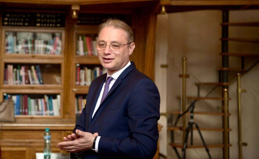 Luca Niculescu, variantă pentru funcția de premier? Surse politice spun că nici măcar nu a fost contactat