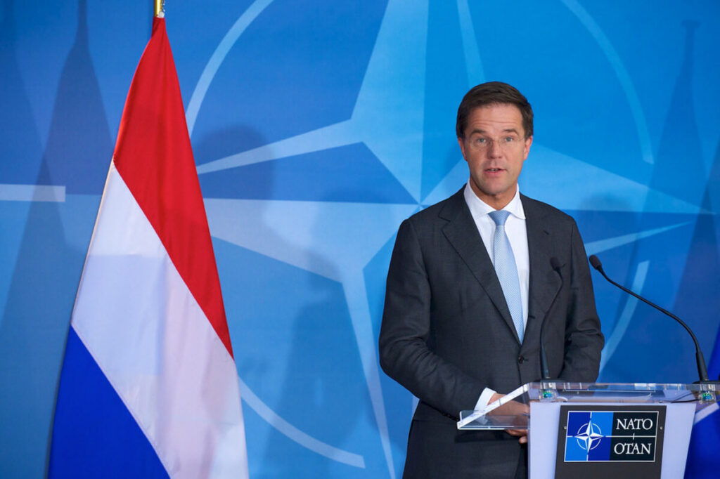 Mark Rutte dă asigurări că alegerile prezidențiale din Franța nu vor slăbi NATO. Doi candidați au poziții radicale împotriva Alianței