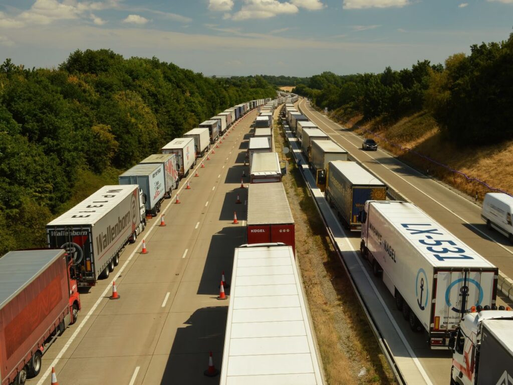 TollRo intră în vigoare de joi. Transportatorii cer amânarea sancțiunilor