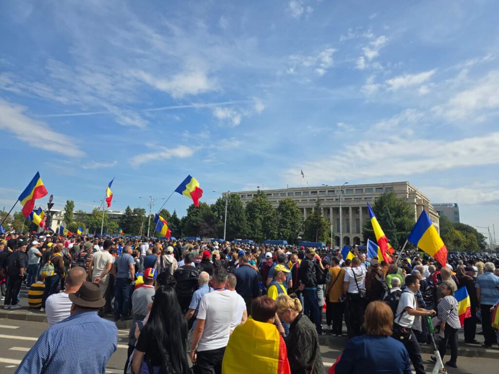 Incidente la protestul oierilor, din Piața Victoriei. Patru persoane, duse la poliție