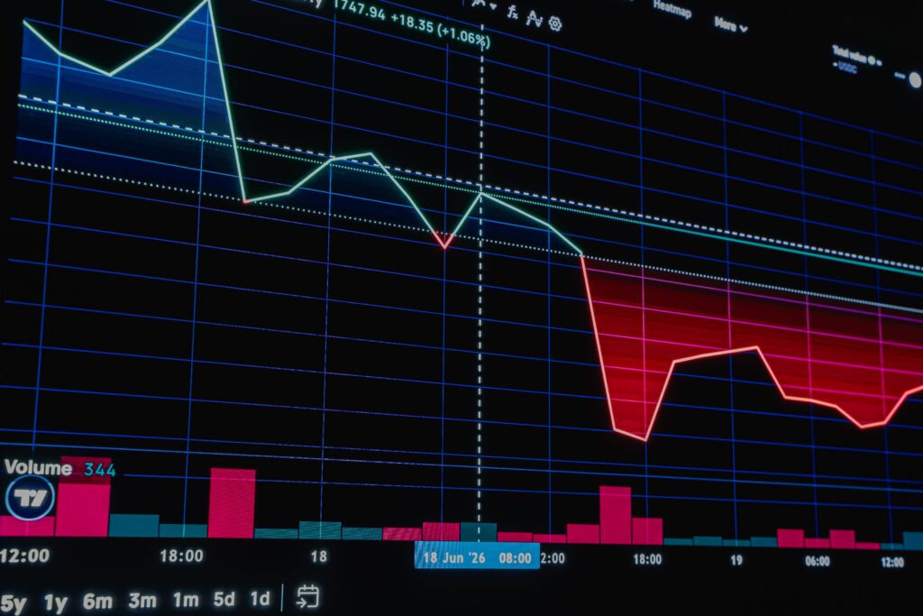 Economia României, în recul. PIB-ul a scăzut cu 0,7% în primul semestru din 2026. INS arată unde s-au produs cele mai mari scăderi