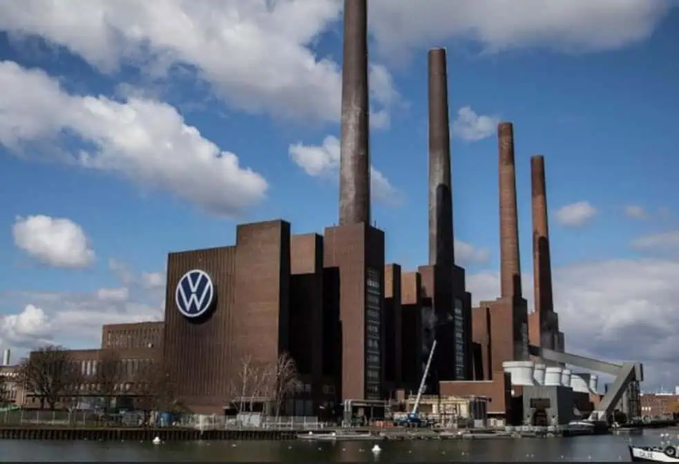 Volkswagen transformă o fabrică auto în uzină pentru industria de apărare. Ce se întâmplă cu angajații
