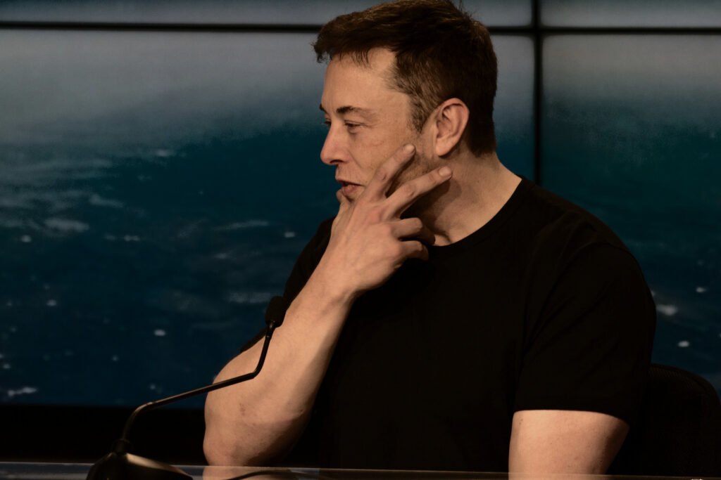 Elon Musk și Anthropic promit să distribuie acțiuni publicului, pe fondul temerilor legate de inteligența artificială