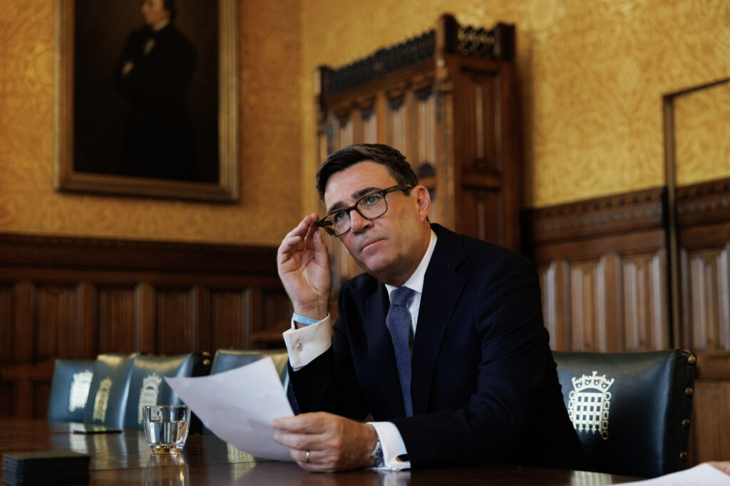 Andy Burnham vrea o dezbatere despre revenirea la libera circulație între Marea Britanie și UE