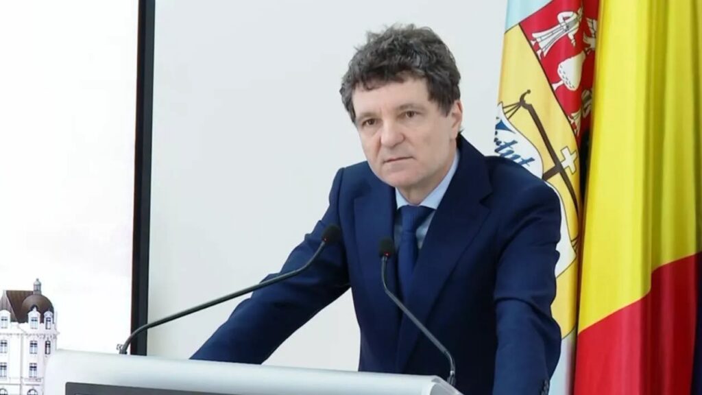 Nicușor Dan cere mediului academic să fie mai prezent în spaţiul public: „Altfel, vom fi în două realități paralele”