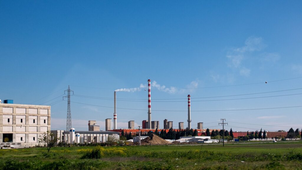 România și noua economie a carbonului. Provocările pentru mecanismul CBAM în etapa definitivă. Ce spune raportul OECD