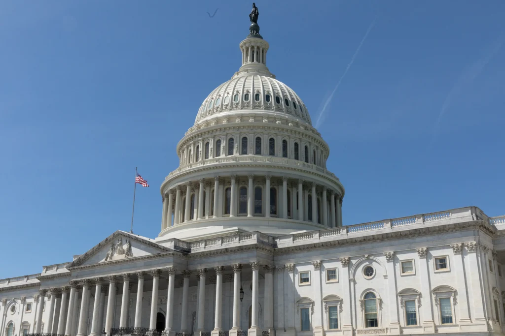 Vizita congresmenilor americani la București a fost amânată după o problemă la aeronava delegației