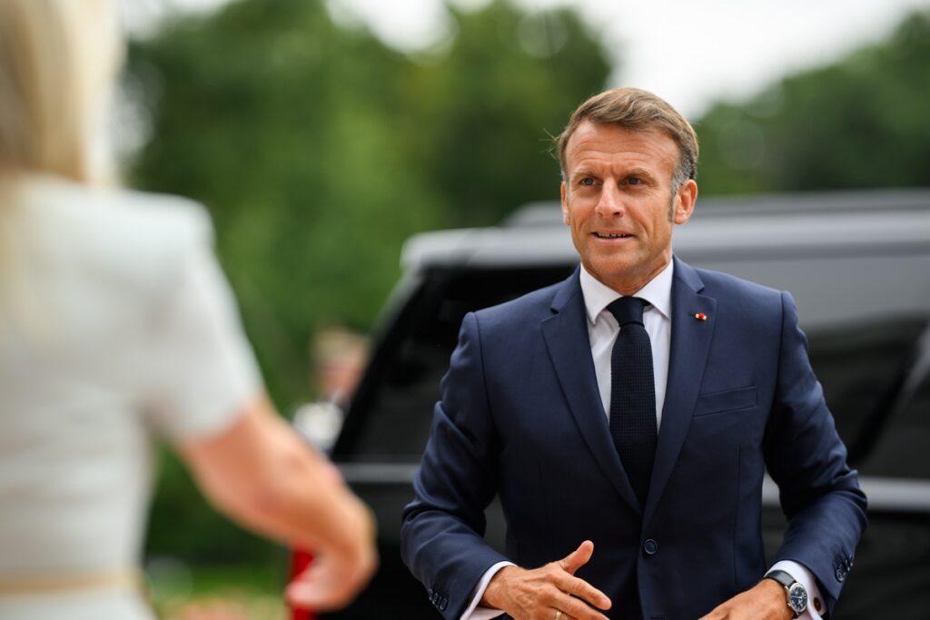 Franța își consolidează forța nucleară. Macron a urmărit testul noii rachete strategice