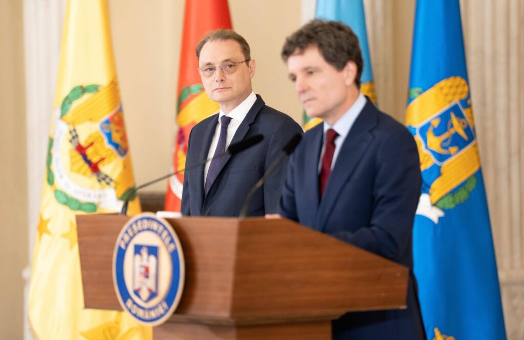 Știrile zilei 8 octombrie. Luca Niculescu caută 233 de voturi printre partide care nu vor să guverneze împreună