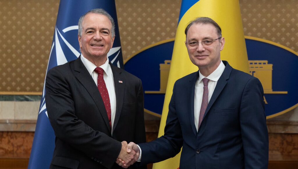 Luca Niculescu, prima discuție cu ambasadorul SUA de când conduce Guvernul: „Ne dorim să vedem consolidată prezența militară americană”