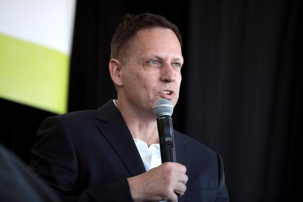 Miliardarul Peter Thiel leagă inteligența artificială de amenințarea Anticristului și de controlul tehnologic