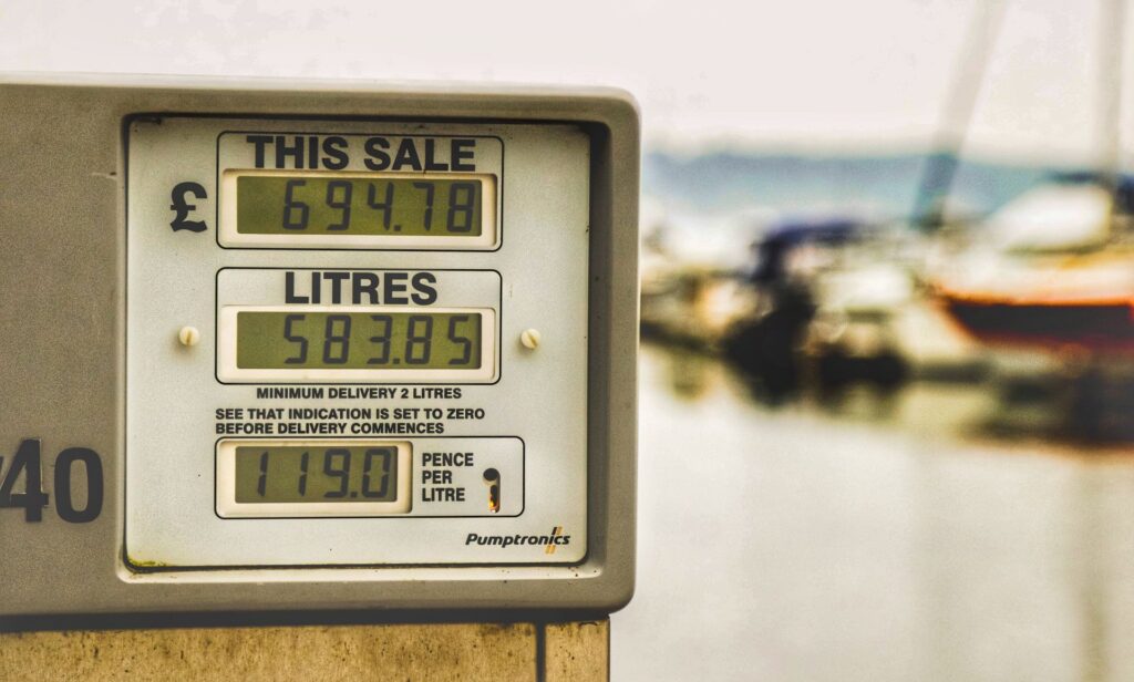 Companiile din energie își majorează profiturile, criza e alimentată de conflictele armate. Cât câștigă giganții internaționali și ce se întâmplă în România