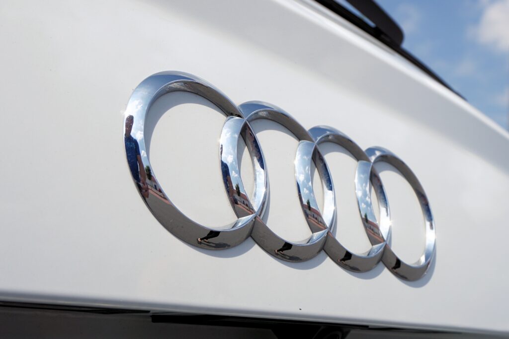 Audi investește 4 miliarde de dolari în SUA, în timp ce Volkswagen taie locuri de muncă în Germania