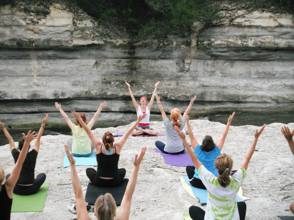 Cât costă o ședință de yoga. Prețurile pornesc de la 30 de lei pentru prima clasă