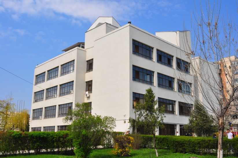 Șef la Salubris și profesor universitar pensionat, abonat la afacerile cu statul. Sute de contracte pe zeci de milioane lei cu Apavital și cu fostul a...